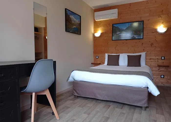 De La Gare Отель 2*