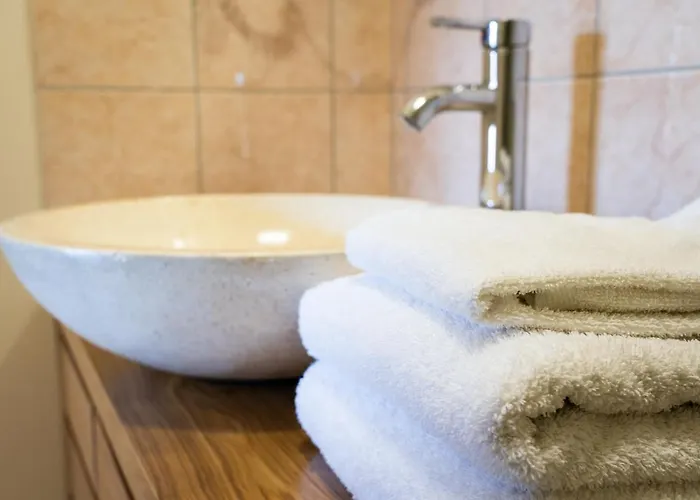 Отель De La Gare 2*