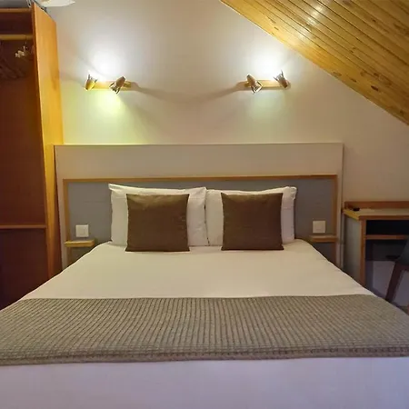 Hotel De La Gare 2*