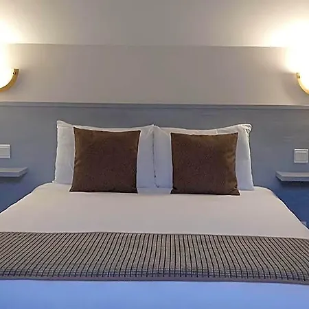 Hotel De La Gare 2*