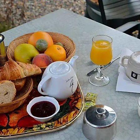 De La Gare Hotel